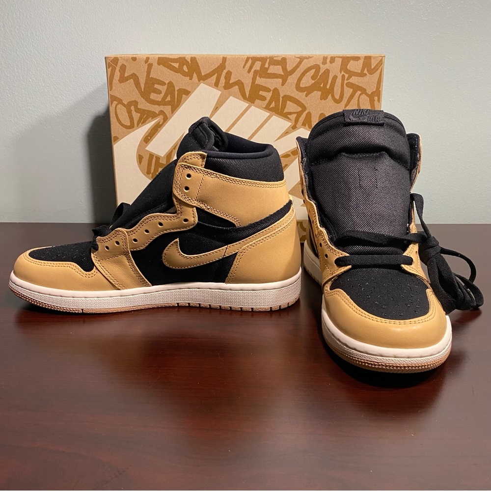 🚫SOLD🚫 Nike Air Jordan 1 Retro High OG ‘Heirloom’ - Picture 5 of 12